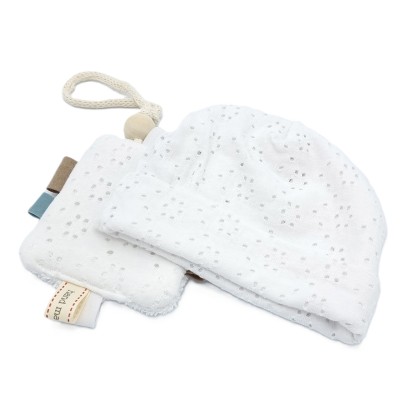 Babymuts broderie wit